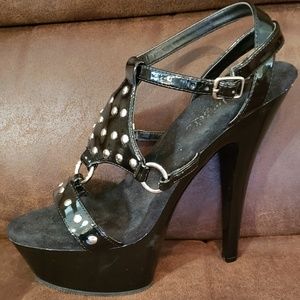 Super hot 🔥🔥 heels